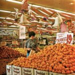 Picking Oranges Supermarket Christmas 1962 24 X 18 Inch POSTER Vintage Wall Art
