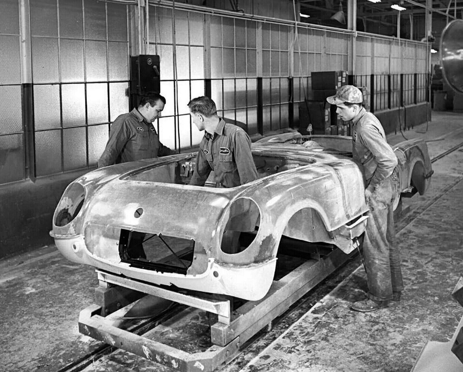 1953-Chevrolet-Corvette-Shell-Assembly-POSTER-24-X-18-INCHES-Vintage-116401116431 1953 Chevrolet Corvette (Shell) Assembly POSTER 24 X 18 INCHES Vintage! - Image 1