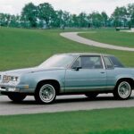 1981 OLDSMOBILE CUTLASS SUPREME POSTER 24 X 36 INCH SWEET!