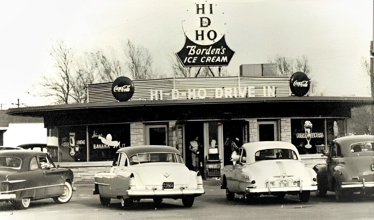 Hi-D-Ho-Drive-In-Restaurant-Lubbock-Texas-1950s-POSTER-24-X-18-Inches-Wall-Art-126903146862 Hi-D-Ho Drive-In Restaurant Lubbock Texas 1950s POSTER 24 X 18 Inches Wall Art - Image 1