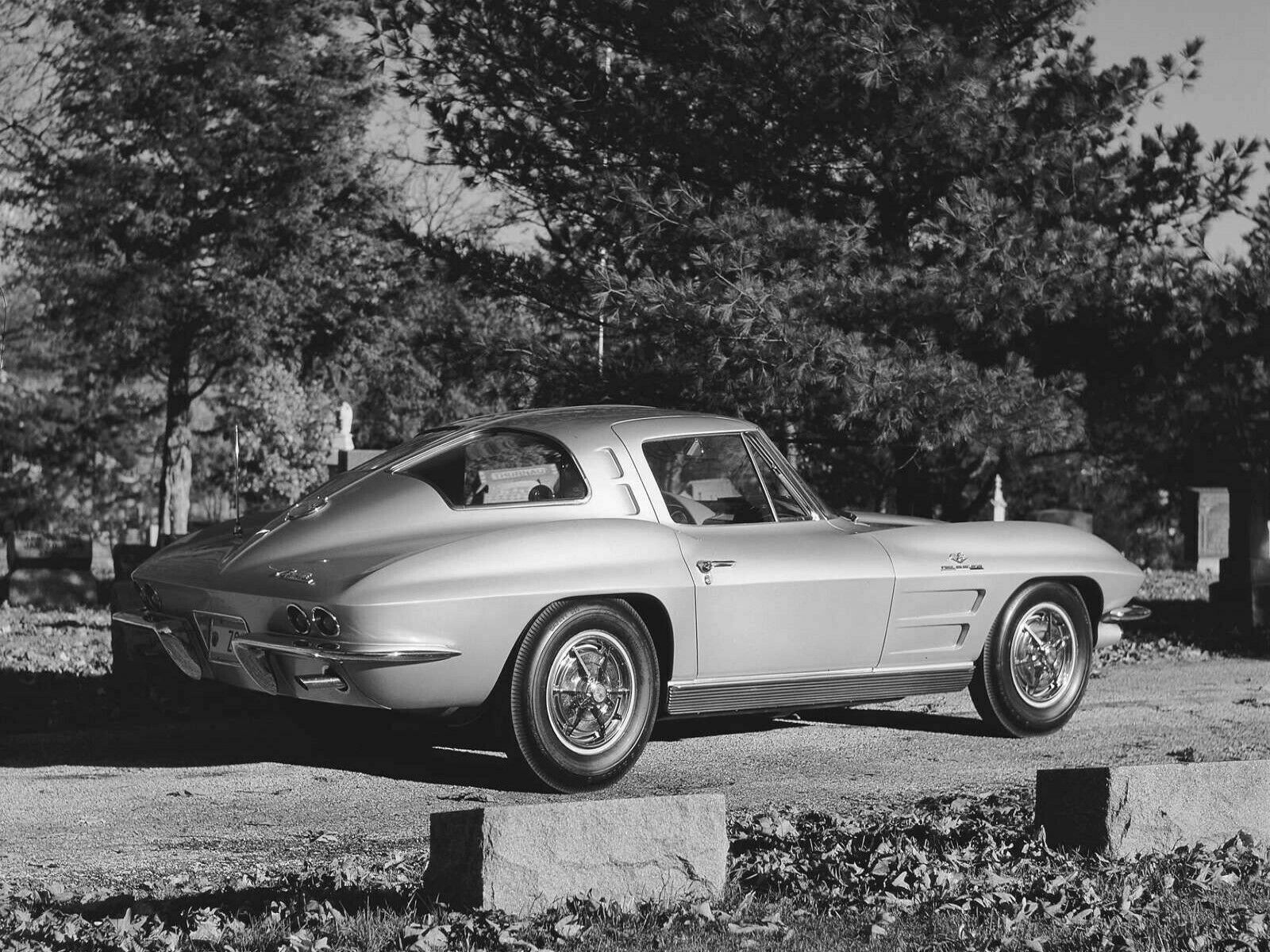 1963-CHEVY-CORVETTE-Black-And-White-POSTER-24-X-36-INCH-Looks-Awesome-114267265013 1963 CHEVY CORVETTE (Black And White) POSTER 24 X 36 INCH Looks Awesome! - Image 1