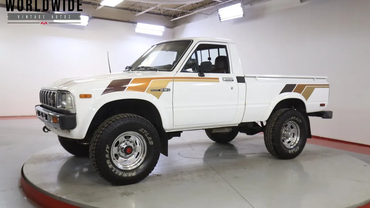 1983-Toyota-Truck-SR5-POSTER-24-X-36-INCH-Vintage-Wall-Art-Nice-127027465163 1983 Toyota Truck SR5 POSTER 24 X 36 INCH Vintage Wall Art Nice! - Image 1