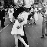 Time Square Kiss Classic Famous kiss kissing Sailor  POSTER 24 X 36 Inches