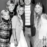 Joe Namath and the Brady Ladies 1973 POSTER 24 X 18 Inches Nice