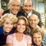 The Mary Tyler Moore Show (CAST) Poster 24 X 36 Inches Sweet!